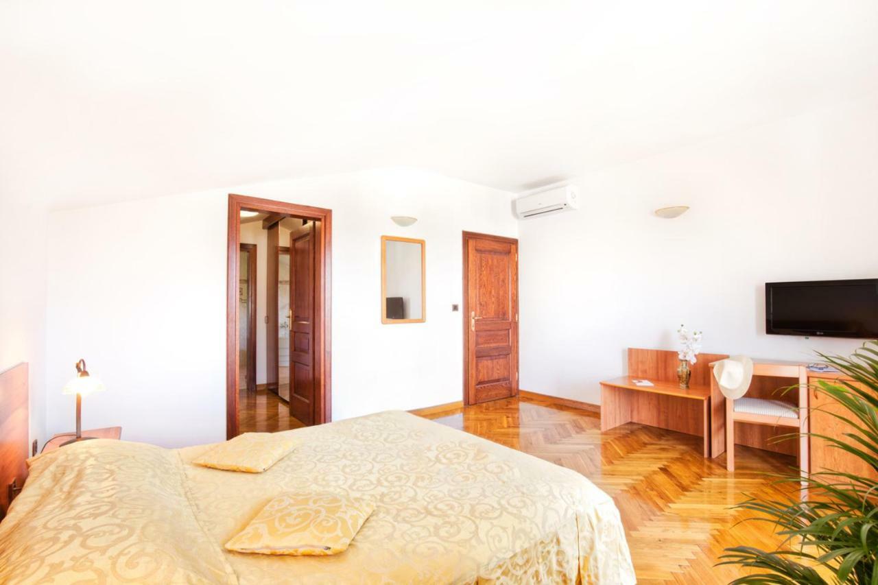 Villa Sveta Eufemija - Bed And Breakfast Rovinj Dış mekan fotoğraf